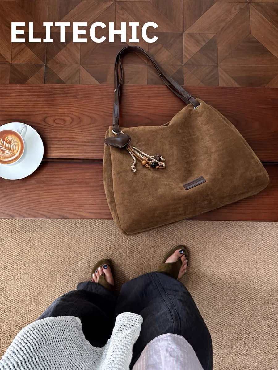 Túi tote da lộn nâu bò nhìn từ trên xuống