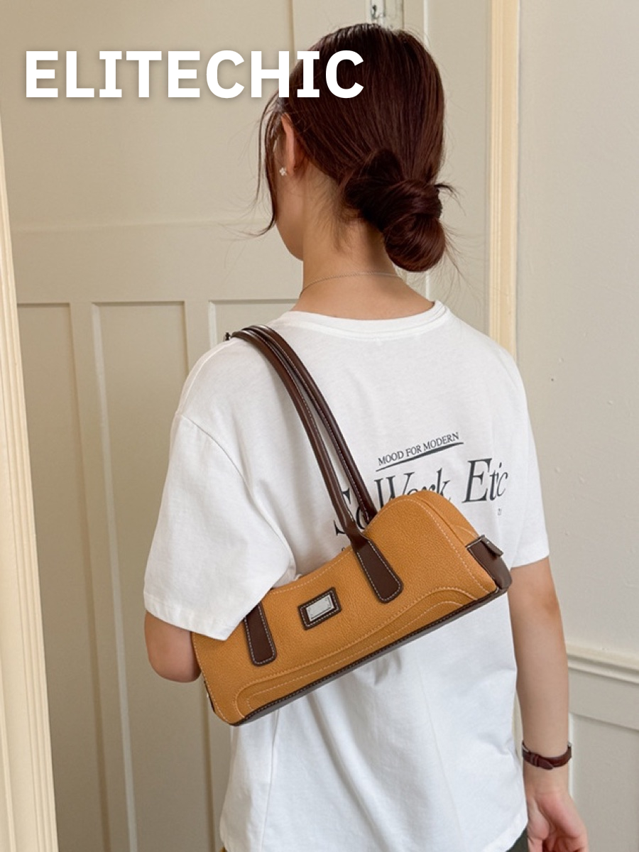 Túi gối nâu bò đeo vai nhìn từ sau lưng
