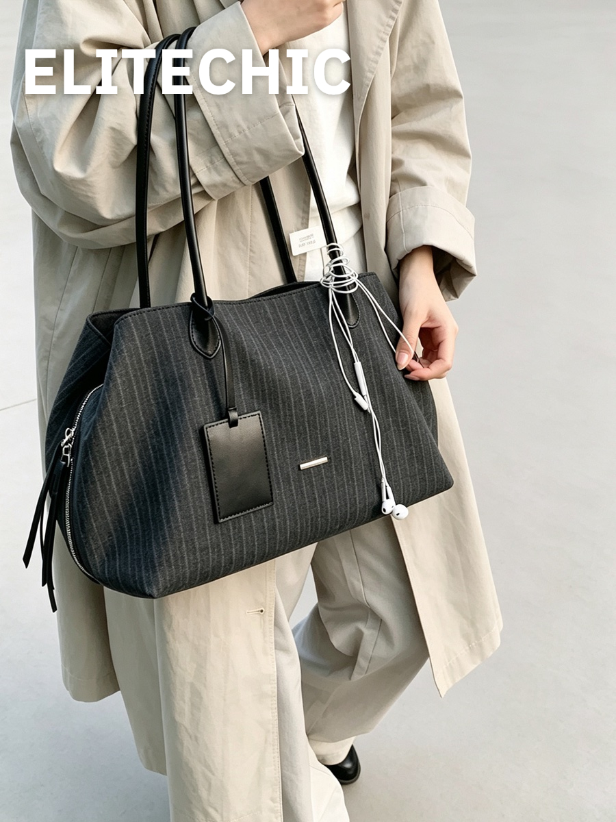 Túi tote canvas sọc đen xách tay khi đi dạo
